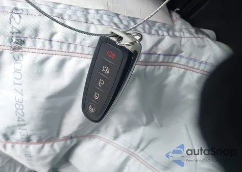 2018 Ford Escape Titanium из США, поврежденный, VIN 1FMCU9J91JUB87595